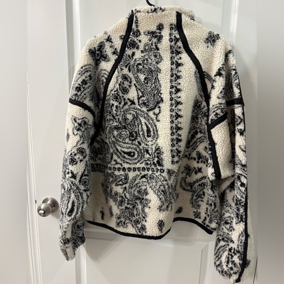 Vici Oversized Black & Cream Paisley Sherpa 1/2 Zip Up Pullover Size Large - Picture 4 of 8
